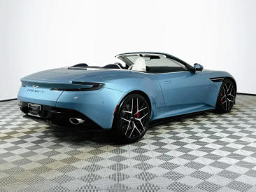 Aston Martin DB12 Volante 4.0 V8 B&W — photo 15