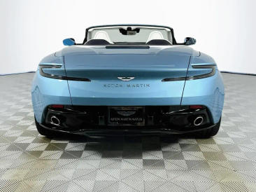 Aston Martin DB12 Volante 4.0 V8 B&W — photo 16