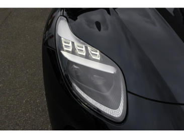 Aston Martin DB12 V8 Coupe — photo 33