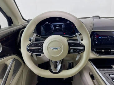 Aston Martin DBX 707 SUV — photo 10
