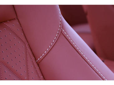 Aston Martin DB12 V8 Coupe — photo 19