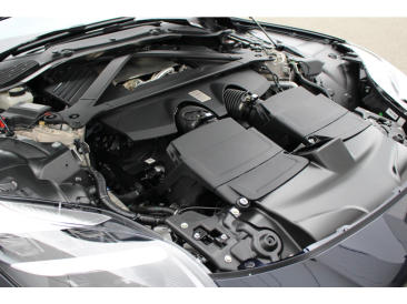 Aston Martin DB12 V8 Coupe — photo 38