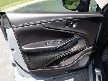 Aston Martin DBX SUV — photo 17