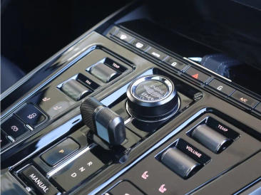 Aston Martin DBX 707 — photo 15