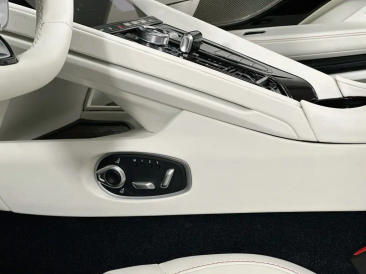 Aston Martin DB12 Volante 4.0 V8 B&W — photo 23