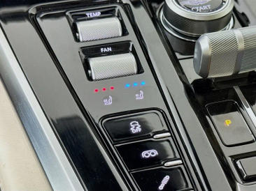 Aston Martin DBX 707 SUV — photo 17