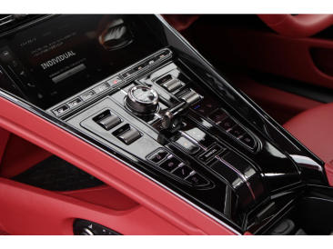Aston Martin DB12 V8 Coupe — photo 21