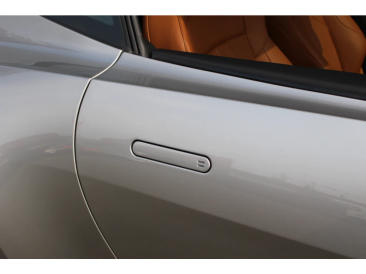 Aston Martin Vantage (2024-) Vantage Coupe — photo 26