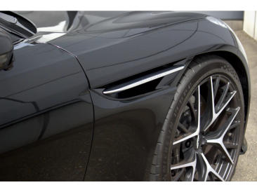 Aston Martin DB12 V8 Coupe — photo 26
