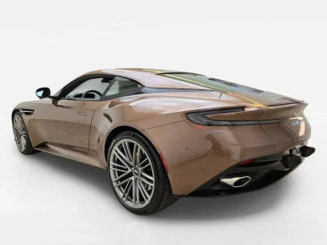 Aston Martin DB12 V8 Coupe — photo 2