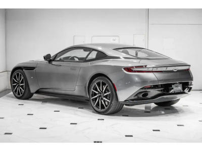 Aston Martin DB11 V12