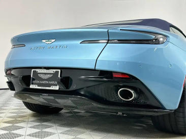 Aston Martin DB12 Volante 4.0 V8 B&W — photo 34