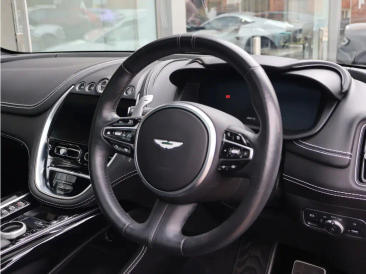 Aston Martin DBX SUV — photo 3