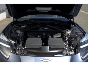 Aston Martin DB12 V8 Coupe — photo 28