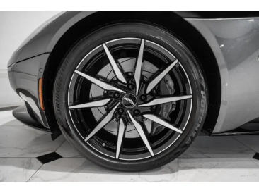 Aston Martin DB11 V12 — photo 4