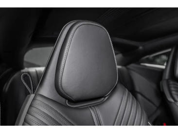 Aston Martin DB11 V12 — photo 5