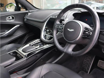 Aston Martin DBX SUV — photo 6
