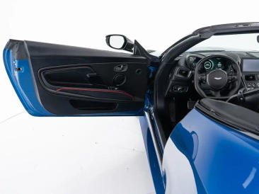 Aston Martin DBS (2018-24) DBS 770 Ultimate Volante — photo 18