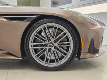 Aston Martin DB12 V8 Coupe — photo 8