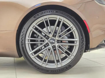 Aston Martin DB12 V8 Coupe — photo 15