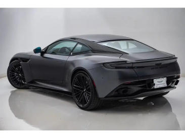 Aston Martin DB12 V8 Coupe — photo 10