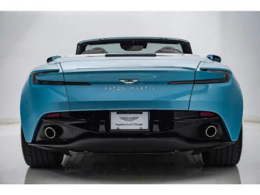 Aston Martin DB12 Volante 4.0 V8 B&W — photo 9