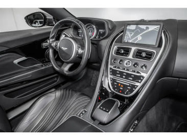 Aston Martin DB11 V12 — photo 18