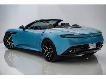 Aston Martin DB12 Volante 4.0 V8 B&W — photo 10
