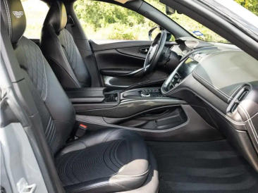Aston Martin DBX SUV — photo 54