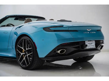 Aston Martin DB12 Volante 4.0 V8 B&W — photo 17