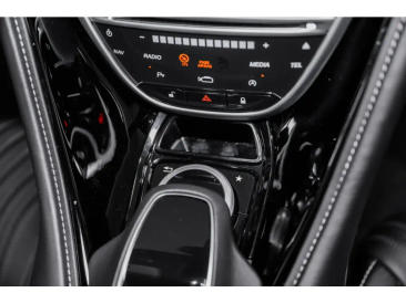 Aston Martin DB11 V12 — photo 39