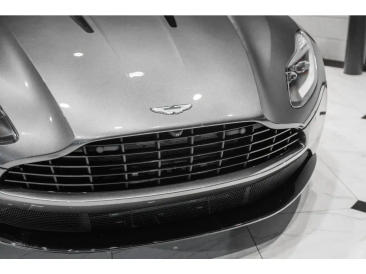 Aston Martin DB11 V12 — photo 46