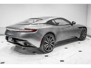 Aston Martin DB11 V12 — photo 49