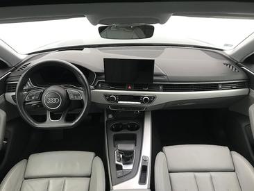 Audi A4 Avant 30 TDI — photo 43