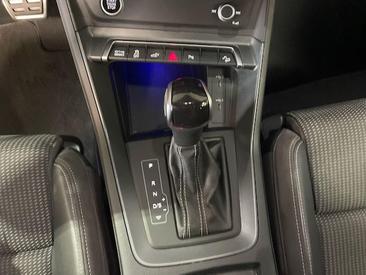 Audi Q3 TFSI E S Line 45 TFSI E 245 ch S Tronic — photo 11