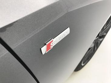 Audi A4 Avant 30 TDI — photo 61