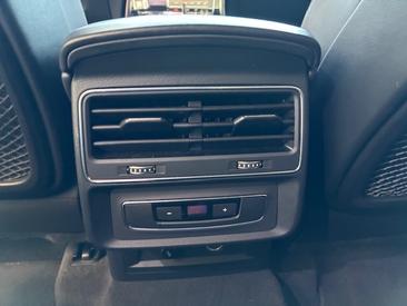 Audi Q7 TFSI E 60 E Quattro — photo 12