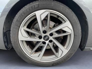 Audi A4 Avant 35 TDI — photo 9