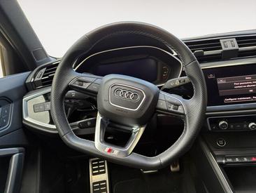 Audi Q3 35 TFSI — photo 12