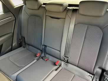 Audi Q3 35 TFSI — photo 14