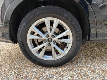 Audi Q3 35 TFSI — photo 21