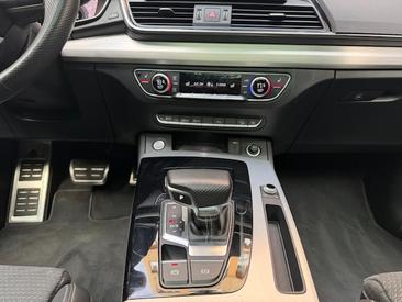 Audi Q5 35 TDI — photo 14