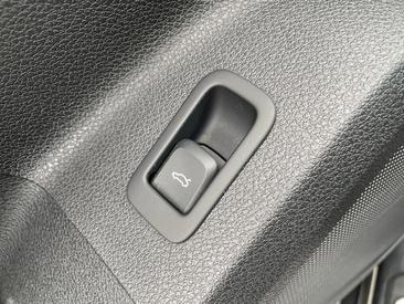 Audi Q2 35 TFSI — photo 25