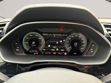 Audi Q3 TFSI E 45 E — photo 10