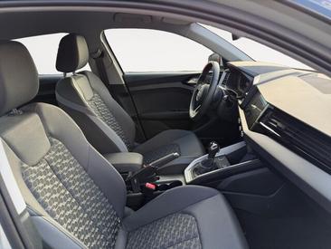 Audi A1 Sportback 25 TFSI — photo 11