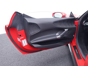 Ferrari SF90 Stradale — photo 18