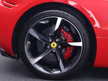 Ferrari SF90 Stradale — photo 30
