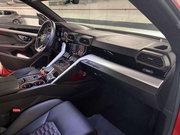 Lamborghini Urus — photo 16