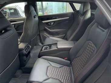 Lamborghini Urus — photo 28