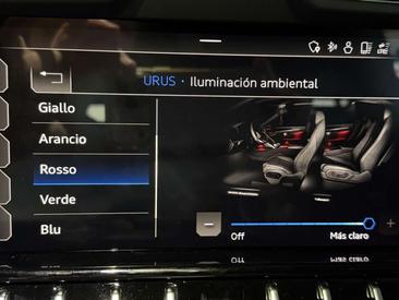 Lamborghini Urus — photo 42